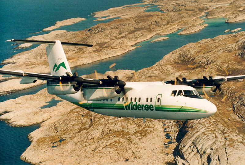 Wideroe Dash 7 approaching Bodo, Norway